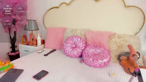 Cahitlin  online show from September 15, 5:40 am