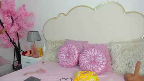 Cahitlin  online show from October 1, 7:25 am