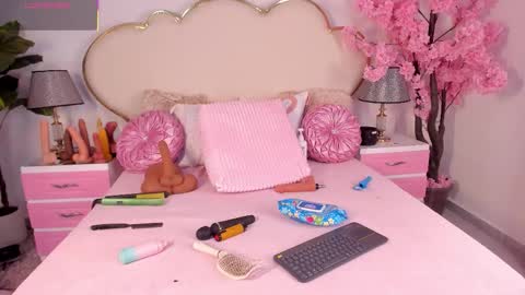 Cahitlin  online show from February 24, 6:00 am