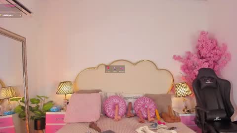 Cahitlin  online show from July 18, 5:11 am