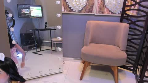 I am Katherine  online show from April 10, 11:04 am