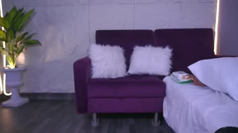 CailynBrown online show from February 1, 4:44 am