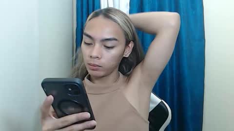 caitessa_bellemoir online show from March 22, 8:45 pm