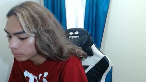 caitessa_bellemoir online show from April 2, 7:17 am