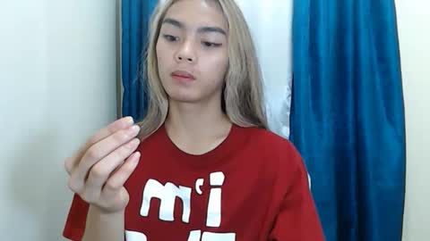 caitessa_bellemoir online show from April 3, 7:34 pm