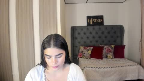 caitlingomez0 online show from March 22, 9:45 am