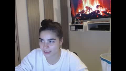Snapshot of caitlingomez0 chatting on May 4, 11:28 am caitlingomez0 online show from May 4, 11:28 am