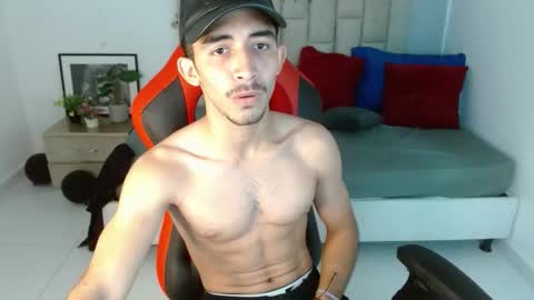 Snapshot of caius_fox chatting on January 8, 11:45 am caius online show from January 8, 11:45 am