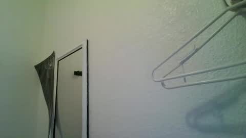 calbry82 online show from April 3, 2:31 am