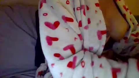 Snapshot of caligirl310r chatting on January 3, 6:22 am Caligurl Queen Head Fluffer In Charge Goddess of Cocktease Mistress of Holes online show from January 3, 6:22 am