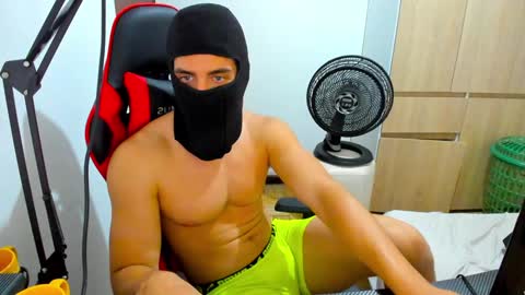 calihotcaliente27 online show from December 9, 1:13 pm