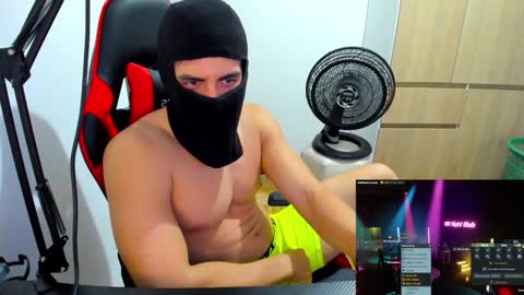 calihotcaliente27 online show from December 9, 11:45 pm