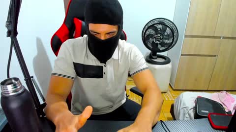 calihotcaliente27 online show from February 1, 9:54 am