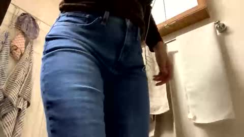 calishop1 online show from November 8, 4:23 am