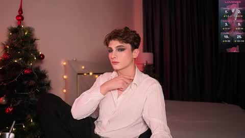 Call me Leo online show from December 18, 5:10 pm