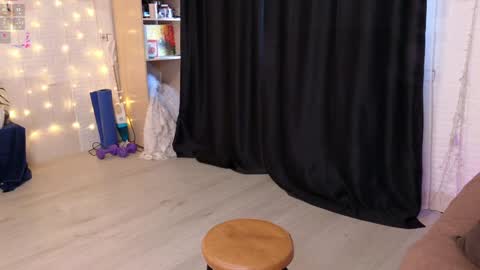 Dasha       inst       dasha is nice online show from February 7, 5:52 am