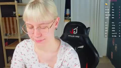 Snapshot of call_me_heaven chatting on February 12, 6:52 am Good girl Ann online show from February 12, 6:52 am