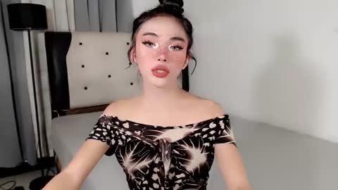 call_me_nina online show from May 17, 3:52 pm