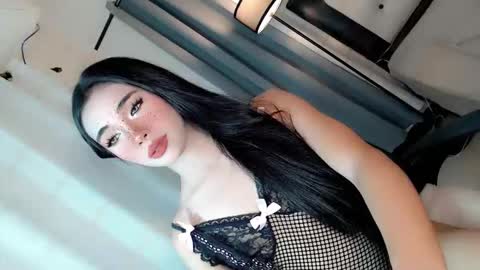 call_me_nina online show from May 30, 8:00 am