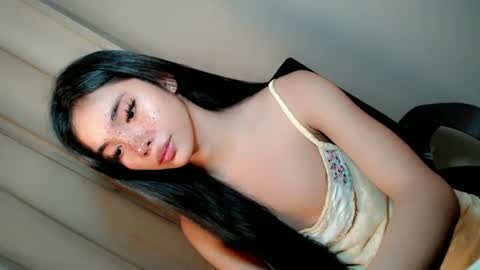 call_me_nina online show from June 24, 12:20 am