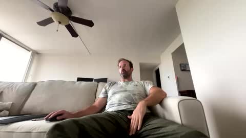 Snapshot of callesalada2 chatting on April 12, 2:22 pm Whitest Boy Alive online show from April 12, 2:22 pm