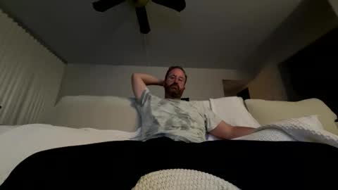 Snapshot of callesalada2 chatting on May 1, 3:22 am Whitest Boy Alive online show from May 1, 3:22 am