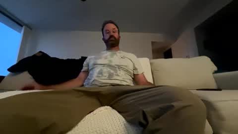Snapshot of callesalada2 chatting on May 8, 11:04 am Whitest Boy Alive online show from May 8, 11:04 am