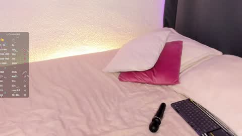 Snapshot of callme_val chatting on January 12, 2:24 am Val online show from January 12, 2:24 am