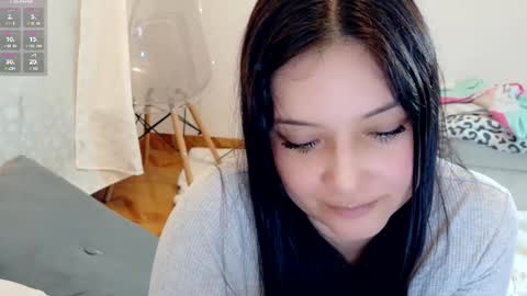 Snapshot of callme_vicky chatting on October 16, 12:00 am ViCtOriA online show from October 16, 12:00 am