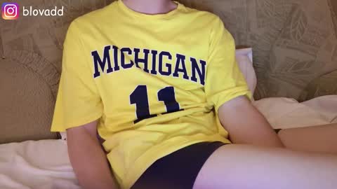 Snapshot of callmenineoneseven chatting on September 8, 4:50 pm Nick online show from September 8, 4:50 pm