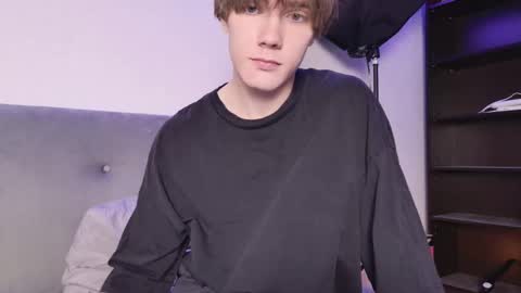 Snapshot of callmenineoneseven chatting on October 15, 10:21 pm Nick online show from October 15, 10:21 pm