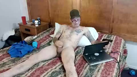 calredding75 online show from December 16, 10:15 pm