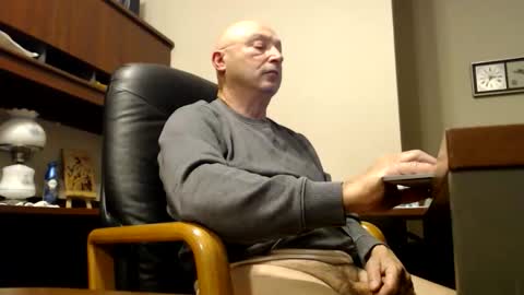 Calthegoose online show from October 27, 9:52 pm