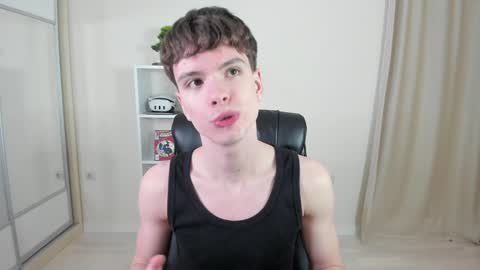 Hey I am Calvin  online show from January 29, 7:11 pm