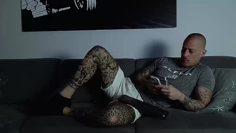 Calvin  online show from October 28, 7:16 pm