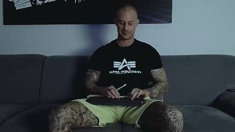 Calvin  online show from November 2, 10:12 pm