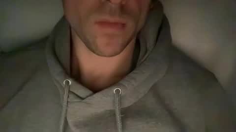 Snapshot of calvinzz chatting on November 17, 6:24 pm calvinzz online show from November 17, 6:24 pm