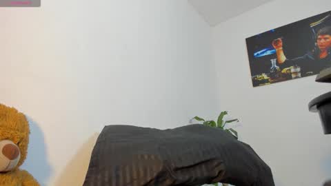 Snapshot of cam11_07 chatting on December 14, 3:17 pm luxxx online show from December 14, 3:17 pm