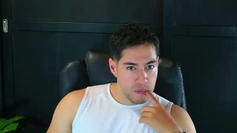 camara110 online show from March 6, 6:16 pm