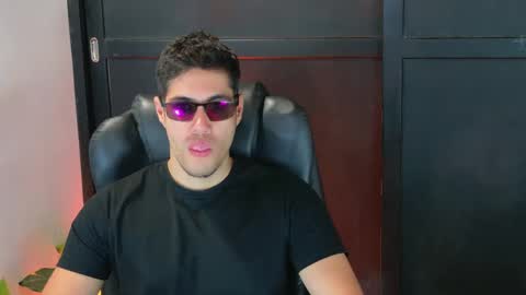 camara110 online show from September 19, 7:47 pm