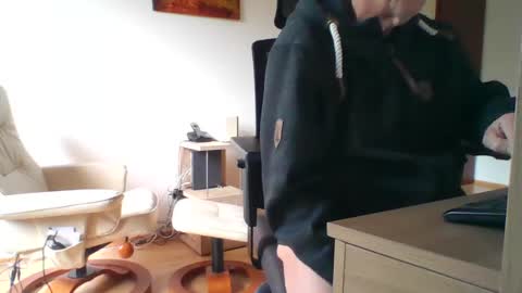 Snapshot of camcologne chatting on January 7, 10:43 am camcologne online show from January 7, 10:43 am