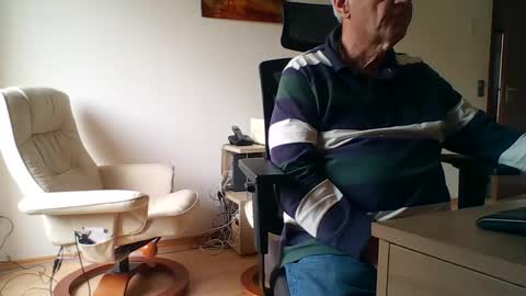 Snapshot of camcologne chatting on October 15, 8:58 am camcologne online show from October 15, 8:58 am