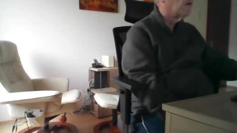 camcologne online show from December 19, 10:11 am