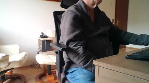 camcologne online show from February 6, 9:34 am