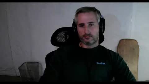 Snapshot of camcrusader chatting on October 2, 11:01 pm herp derp online show from October 2, 11:01 pm