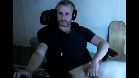 Snapshot of camcrusader chatting on October 4, 8:51 pm herp derp online show from October 4, 8:51 pm