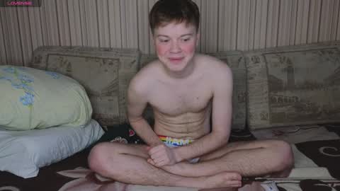 Snapshot of cameron_crowly chatting on December 5, 5:26 am Cameron online show from December 5, 5:26 am