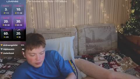 Snapshot of cameron_crowly chatting on December 16, 8:52 am Cameron online show from December 16, 8:52 am