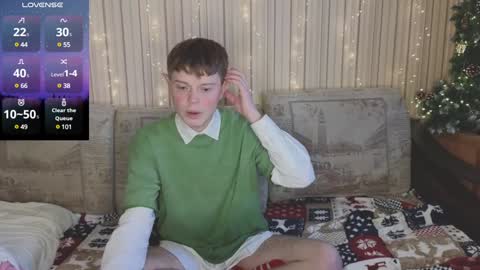 Snapshot of cameron_crowly chatting on December 17, 6:24 am Cameron online show from December 17, 6:24 am