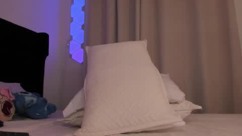 Cameron online show from November 14, 2:10 am